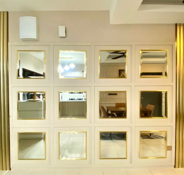 Grand Mirror